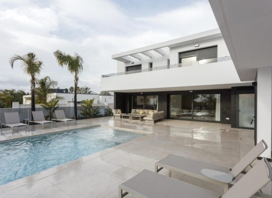 CONSTRUCCIÓN VIVIENDA DE LUJO